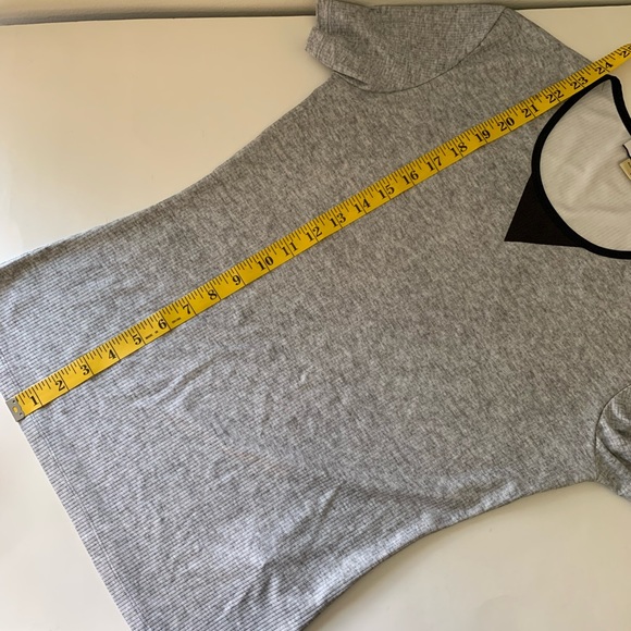 Monreal London Gray Ribbed Performance Sport Top, Medium - Picture 13 of 13